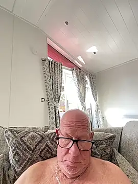 philefc online show from April 7, 10:59 am