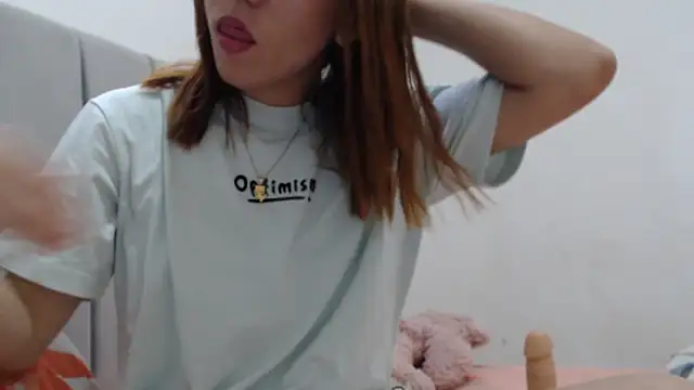 Dolly Peach  online show from February 17, 5:52 pm