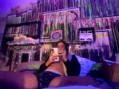 Snapshot of 3615-ULLA chatting on October 23, 11:35 pm 3615-ULLA online show from October 23, 11:35 pm