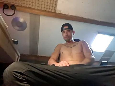 kompiee online show from November 3, 8:04 am