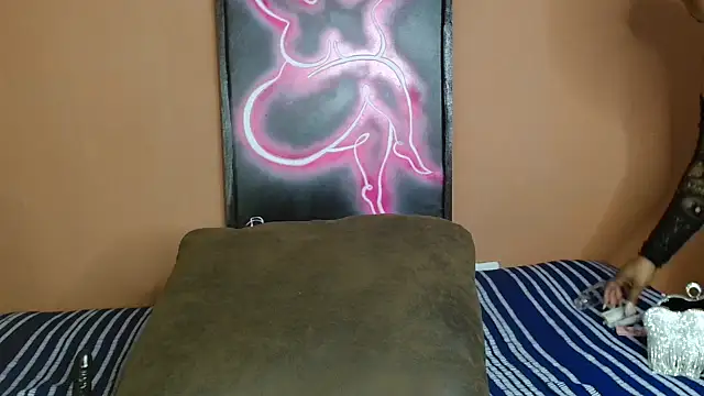 Snapshot of SexxyAddiict chatting on September 26, 1:42 am SexxyAddiict online show from September 26, 1:42 am