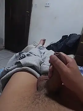 Snapshot of thequestiontrad chatting on November 13, 7:29 am thequestiontrad online show from November 13, 7:29 am