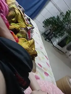 Snapshot of thequestiontrad chatting on November 29, 4:04 am thequestiontrad online show from November 29, 4:04 am