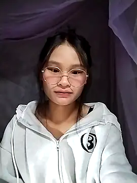 Snapshot of saronla_03 chatting on November 18, 6:34 pm saronla 03 online show from November 18, 6:34 pm