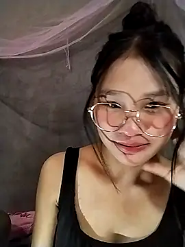 Snapshot of saronla_03 chatting on November 30, 7:01 am saronla 03 online show from November 30, 7:01 am