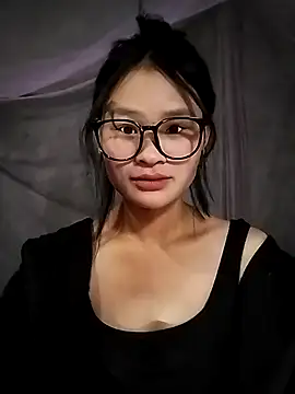 Snapshot of saronla_03 chatting on December 2, 2:17 am saronla 03 online show from December 2, 2:17 am