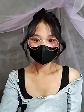 Snapshot of saronla_03 chatting on December 13, 8:04 pm saronla 03 online show from December 13, 8:04 pm