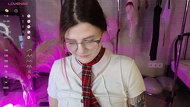 Snapshot of Ruby_Al1en chatting on October 8, 1:36 am Ruby Al1en online show from October 8, 1:36 am