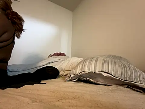 Snapshot of KANDIS864 chatting on October 22, 3:40 am KANDIS864 online show from October 22, 3:40 am