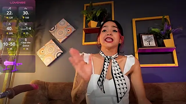 RACHELRUIZ online show from November 2, 4:31 pm