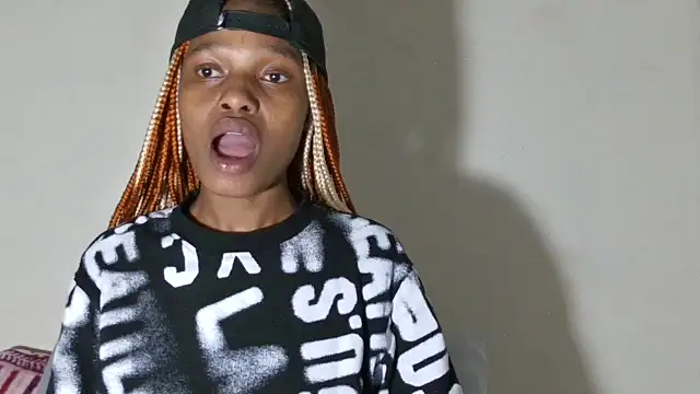 SexyBitchx01 online show from October 25, 5:30 pm