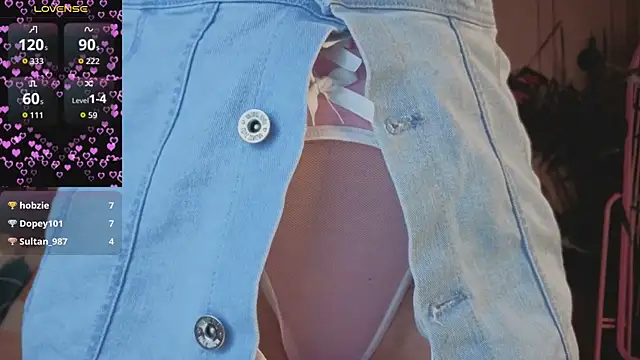 Snapshot of kamila_blush chatting on October 24, 11:34 pm kamila blush online show from October 24, 11:34 pm