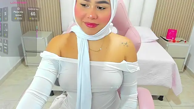 Snapshot of Zurah_bashar chatting on October 18, 12:28 pm Zurah bashar online show from October 18, 12:28 pm