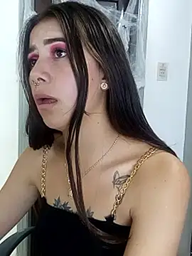 Snapshot of CharlotteSex_ chatting on October 18, 1:12 pm CharlotteSex online show from October 18, 1:12 pm