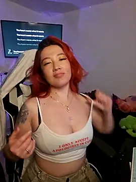 Snapshot of lunnaa_ chatting on October 2, 12:39 am lunnaa online show from October 2, 12:39 am