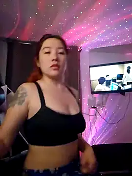 Snapshot of lunnaa_ chatting on October 7, 3:25 am lunnaa online show from October 7, 3:25 am