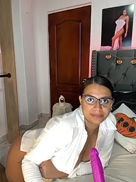 ema zoe online show from October 29, 12:02 am