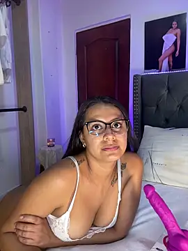 ema zoe online show from March 17, 12:04 am