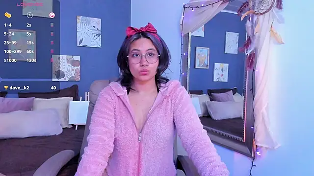 Snapshot of Nova_allen chatting on October 1, 11:33 pm Nova allen online show from October 1, 11:33 pm