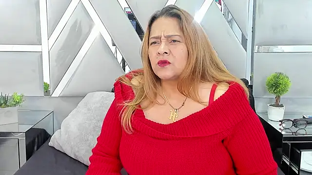 MonzerratBoyer online show from April 18, 6:45 pm