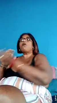 Snapshot of mileesha chatting on December 6, 12:38 pm mileesha online show from December 6, 12:38 pm