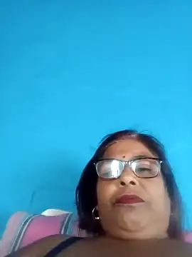 Snapshot of mileesha chatting on December 10, 8:19 am mileesha online show from December 10, 8:19 am