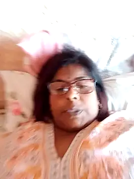 Snapshot of mileesha chatting on December 28, 2:32 pm mileesha online show from December 28, 2:32 pm