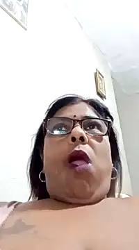 Snapshot of mileesha chatting on February 10, 5:52 pm mileesha online show from February 10, 5:52 pm