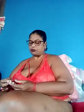 Snapshot of mileesha chatting on February 15, 11:39 am mileesha online show from February 15, 11:39 am