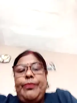 Snapshot of mileesha chatting on February 23, 8:39 am mileesha online show from February 23, 8:39 am