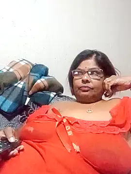 Snapshot of mileesha chatting on November 19, 6:41 pm mileesha online show from November 19, 6:41 pm