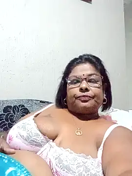 Snapshot of mileesha chatting on December 13, 7:53 pm mileesha online show from December 13, 7:53 pm