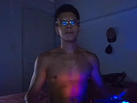 Snapshot of AngelSaloh chatting on December 22, 12:51 am AngelSaloh online show from December 22, 12:51 am