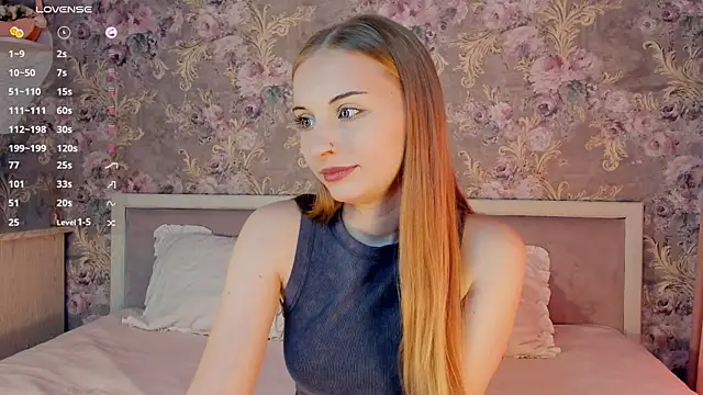 Snapshot of MagicCutie chatting on September 10, 8:36 am MagicCutie online show from September 10, 8:36 am