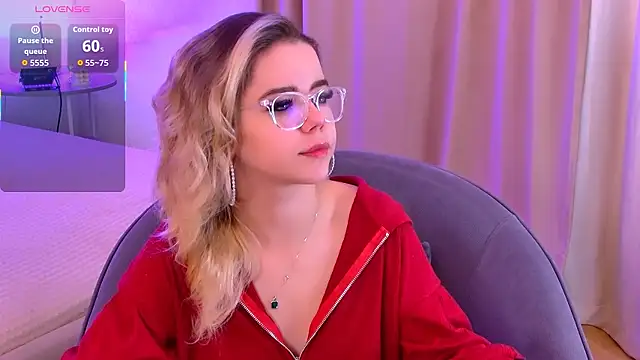 Snapshot of PrincessSlay chatting on November 14, 5:28 am PrincessSlay online show from November 14, 5:28 am