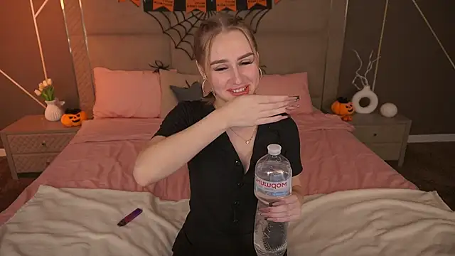 GabriellaJass online show from November 3, 9:32 am