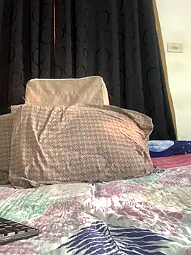 Snapshot of JamesDeker chatting on November 20, 11:32 am JamesDeker online show from November 20, 11:32 am