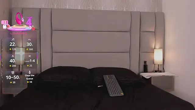 Mia-Medina online show from October 30, 8:09 pm