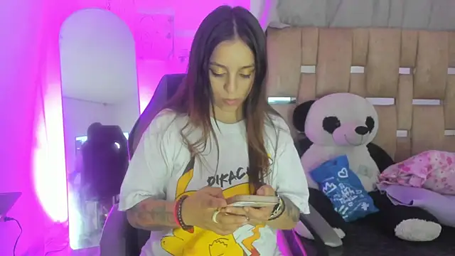 Snapshot of JulianaCarter chatting on October 4, 7:34 pm JulianaCarter online show from October 4, 7:34 pm