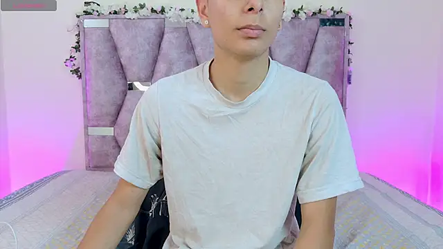 lana and liam  online show from November 1, 10:28 am