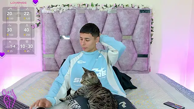 lana and liam  online show from February 14, 10:23 am