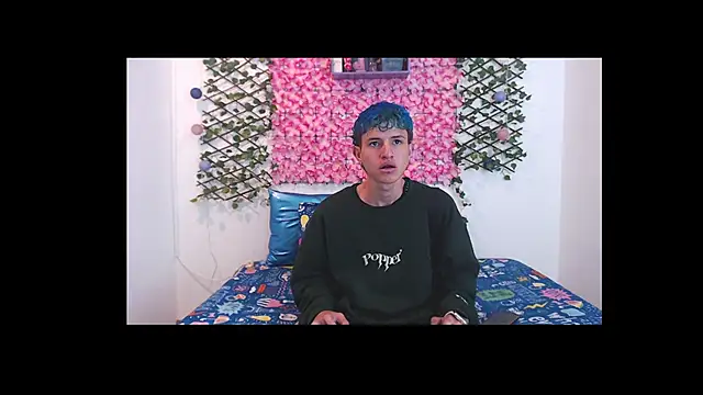 Snapshot of iam_lukas__ chatting on September 19, 4:36 am iam lukas online show from September 19, 4:36 am