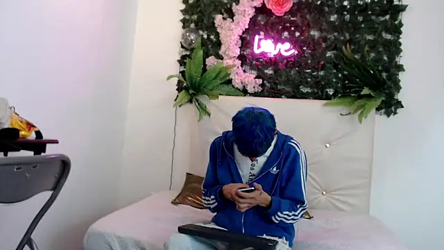 Snapshot of iam_lukas__ chatting on September 25, 2:04 am iam lukas online show from September 25, 2:04 am