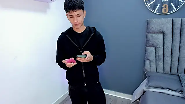 stephane rouss online show from November 30, 8:46 pm