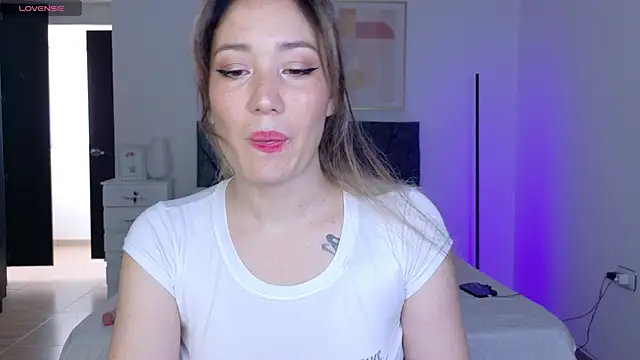 Snapshot of Eliih_01 chatting on September 17, 5:47 pm Eliih 01 online show from September 17, 5:47 pm