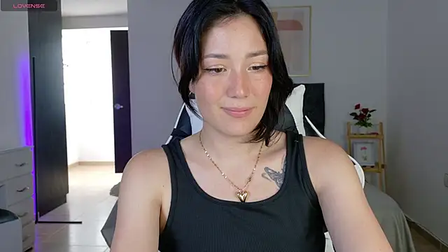 Eliih 01 online show from November 4, 3:55 pm