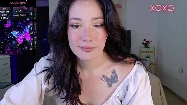 Snapshot of Eliih_01 chatting on November 14, 2:54 am Eliih 01 online show from November 14, 2:54 am