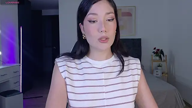 Snapshot of Eliih_01 chatting on November 22, 3:49 am Eliih 01 online show from November 22, 3:49 am