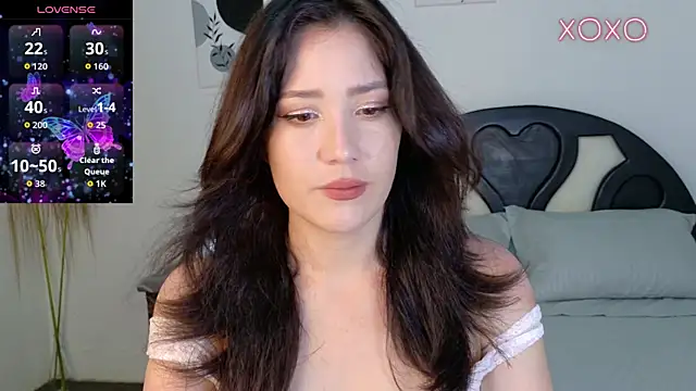 Snapshot of Eliih_01 chatting on December 18, 1:44 am Eliih 01 online show from December 18, 1:44 am