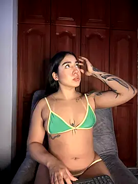 Snapshot of KaditaNavarro chatting on September 13, 9:58 pm KaditaNavarro online show from September 13, 9:58 pm